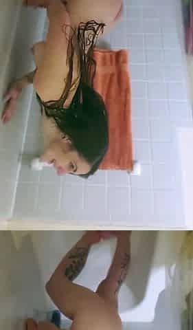 Amateur Webcam Cute Teen Plays Solo with Big Dildo