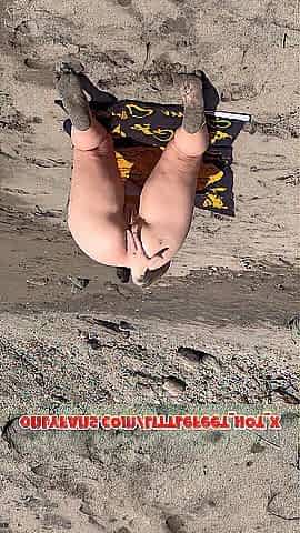 Playing With My NASTY Booty? On The Public Beach