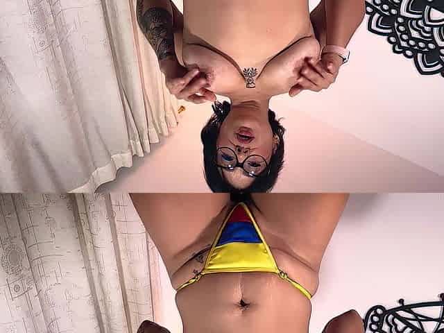 Latin chick, oiled butt and a sextoy that guarantees an climax