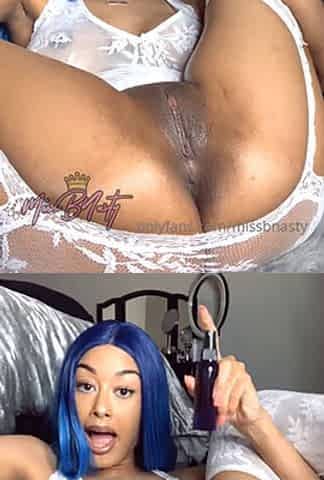 blue haired ebony milf cums from her clit sucker