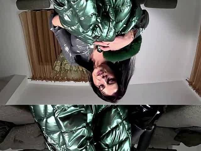 Shiny Leggings Cameltoe, Downjacket Play & Anal Plug Solo Fetish