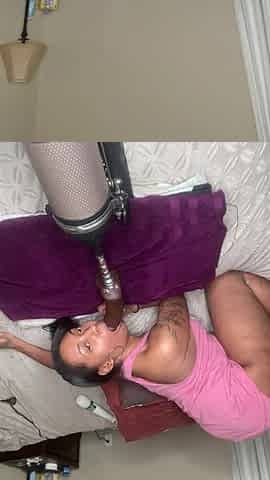 HAWT BLACK PLAYS WITH A FUCKMACHINE - ORAL