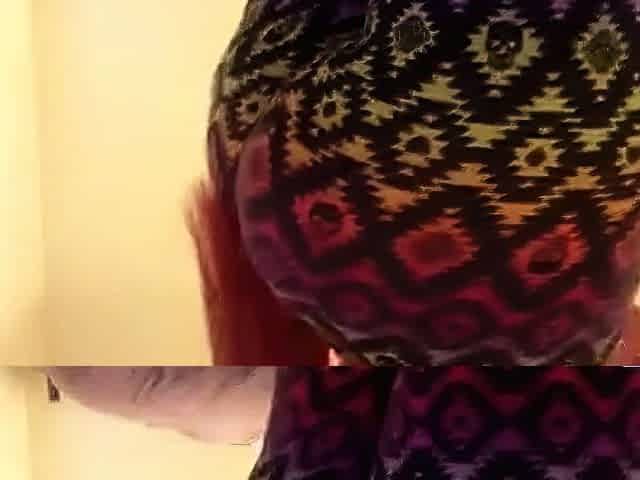 Big Cheeks Spread on Webcam for You