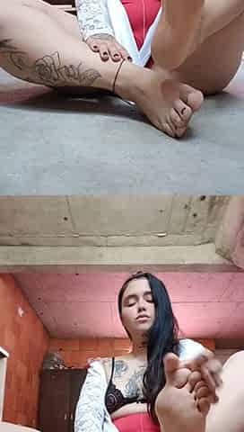 Pregnant Arrecha Hitches While Her Neighbor Looks at Her