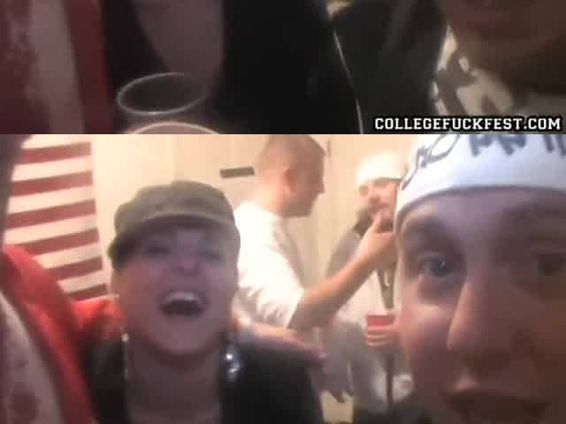 College weenie sucking teen goes down on jock