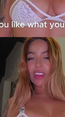 Latina with Big Ass Fucks Her Boyfriend While Her Parents Are in the Other Room.