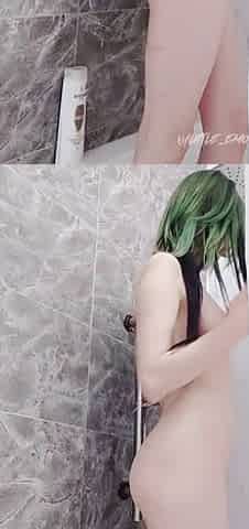 little emo kitten vid