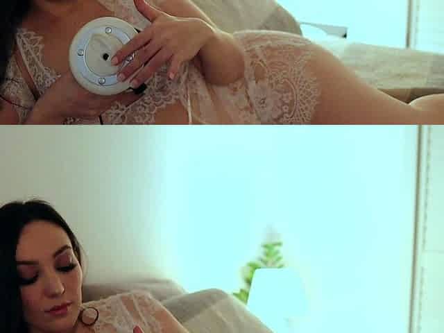 Natural brunette solo toying