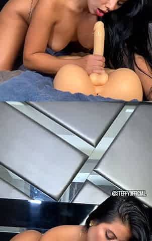 Masturbating solo babe loves her toys