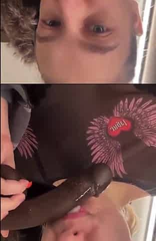 Blowjob in the Changing Room