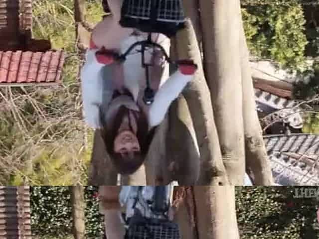 *JAPANESE CHICK PERVERTED BICYCLE RIDE / PANTY FETISH * (# 000 H 0 YY3)