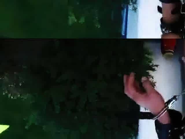 Reife Deutsche MILF zeigt ihre groen Titten und pisst Outdo