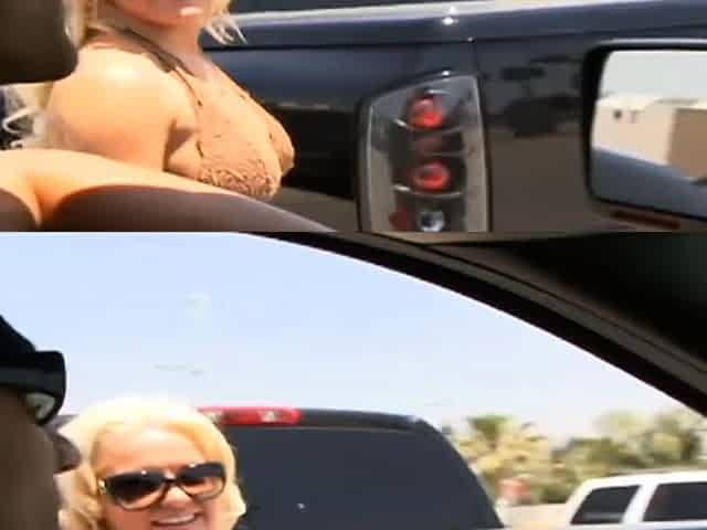 This blonde loves to get a facial in the end