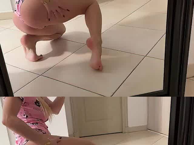 My stepsister makes me cum with her gorgeous feet