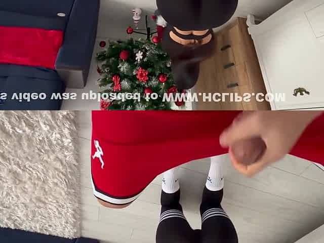 Stepsister Decorating Christmas Tree Makes Stepbrother Cum On Her Phat Ass In Tight Leggings