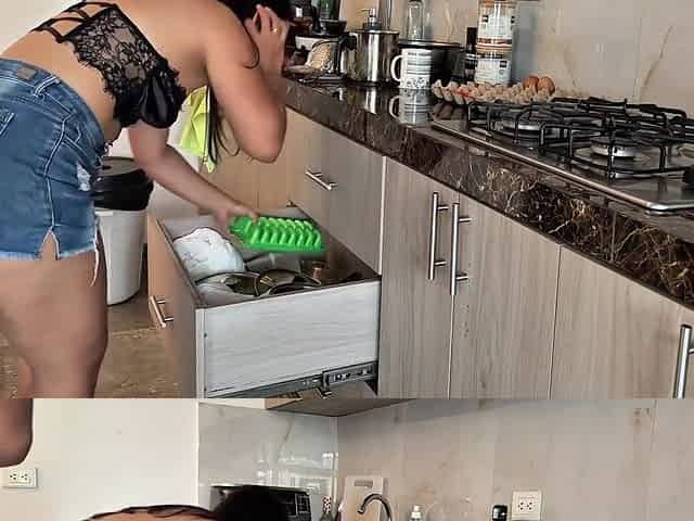 Stepmom Wants To Fuck In The Kitchen