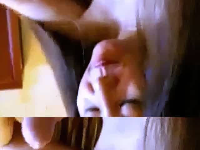 Chinese Amateur MILF Gives a Handjob