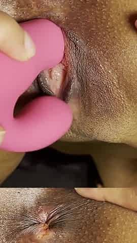 Hot MILF Masturbates up-close