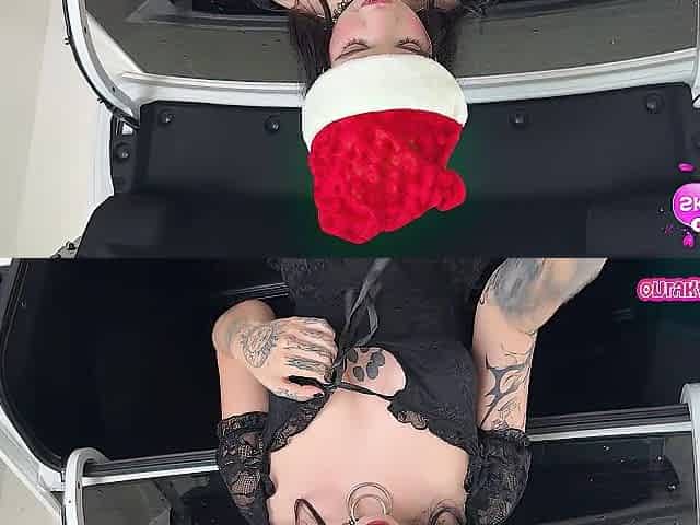Anal Sex With A Gothic Style Cutie is A Fresh Year's Gift From My Wife.