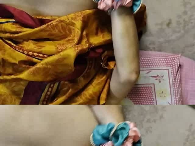 Desi Aunty Enjoyed Sex by Putting Finger in the Ass