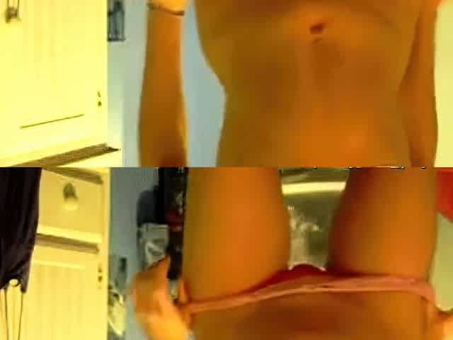 Blonde Girl Masturbates on Webcam