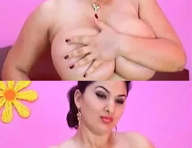 Big Beautiful Woman With Huge Breasts On Webcam