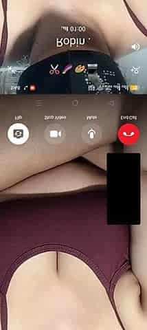 Desi bhabhi showing body on video call.