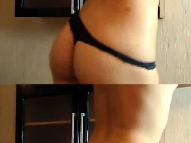 Sexy Amateur Girl Plays with Dildo on Webcam