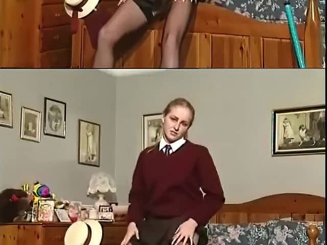 Beverley Plays With her Creamy Pussy!