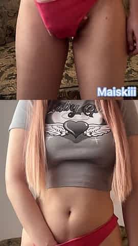 Cute beauty touching herself - Maiskii