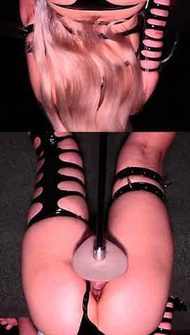 Natural brunette solo toying