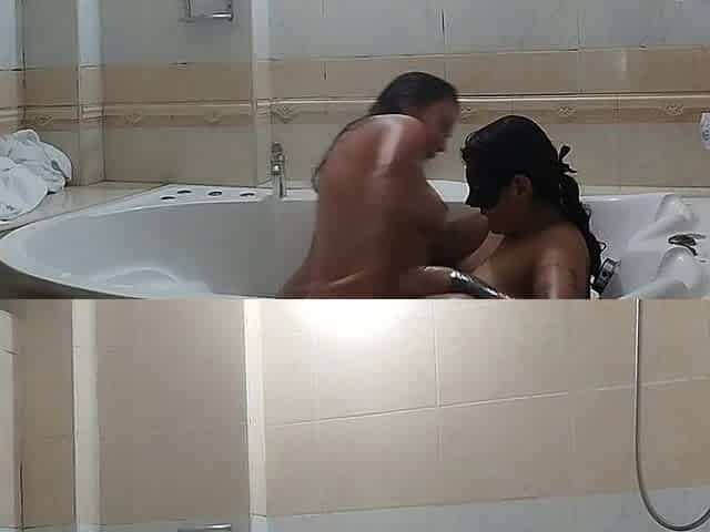 vagina licking and snatch riding in the tub part 1