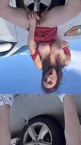 SQUIRTING PUBLIC SOLO