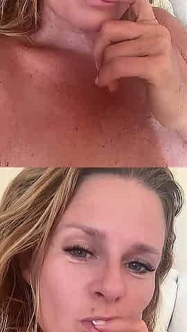 Reya Lovenlight Touches Her Cunt Close Up