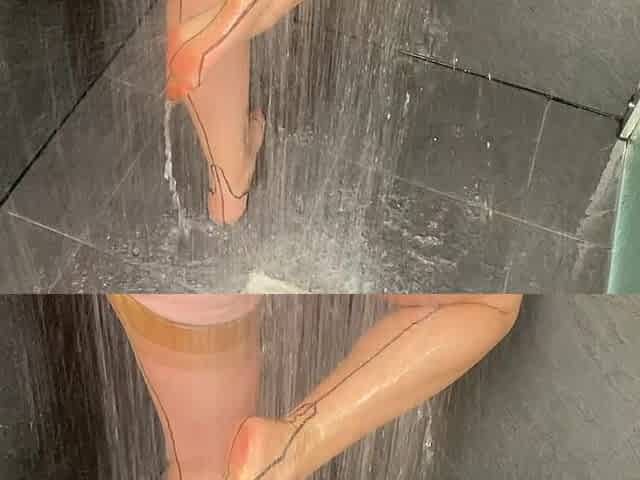 Mrs Mature Feet & Wet Nylons