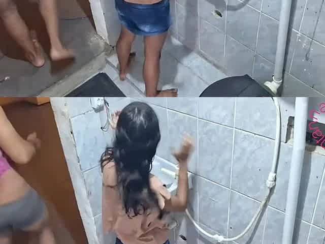 Giving her booty in the bath during the time that her ally is next to her expecting for anything to end