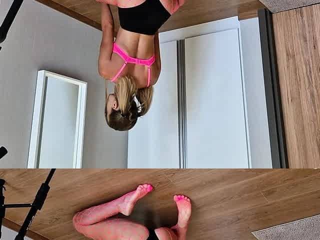 My stepsister was filming tik tok shaking her ass, when I