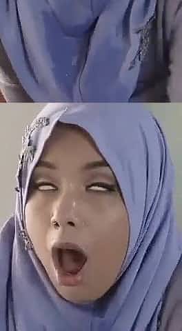 Hijabi Girl Fucking on Top