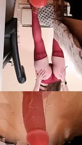 Amateur brunette double toying on webcam