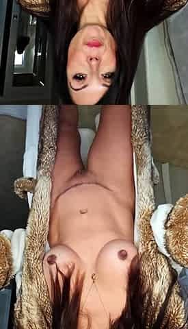 Mature bitch close up dildoing