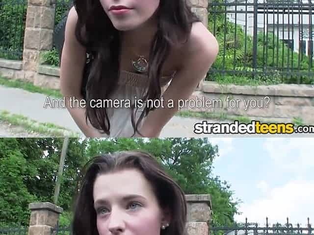 Stranded Teens - Teen Elisabeth needs a ride