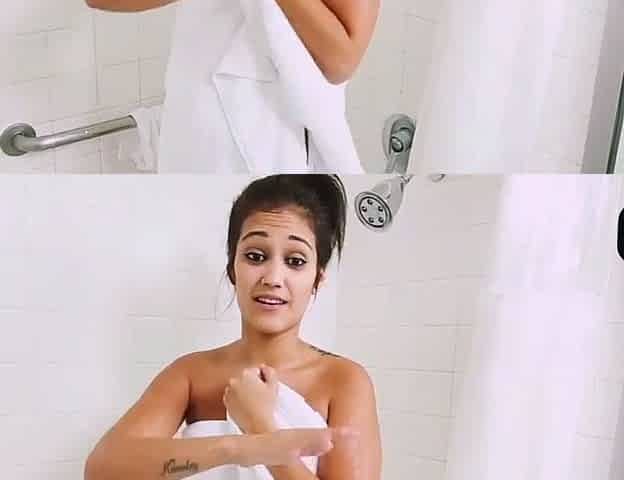 Nude brown-haired likes a gonzo oral job in shower