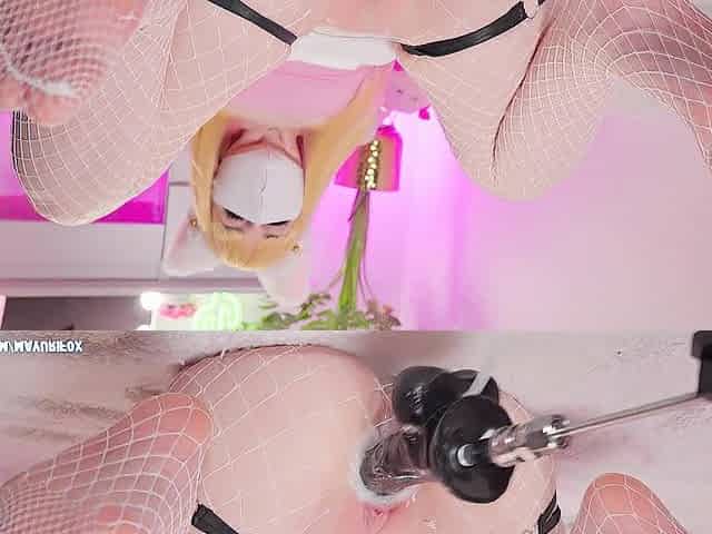 Sex machine makes my vagina squirt repeatedly