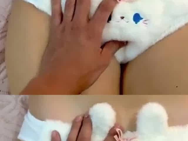 Stepbrother Cums on His Virgin Stepsister's Pussy
