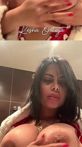 Hot Af Brunette Kesha Ortega Plays with Her Massive Tits!