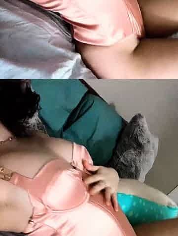 Lovely Amateur teen brunette masturbating outdoor