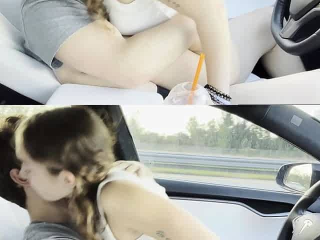 Hot Amateur Eighteen Year Old Fucks In Car
