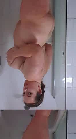 Ebony girl showers her big ass amp masturbating