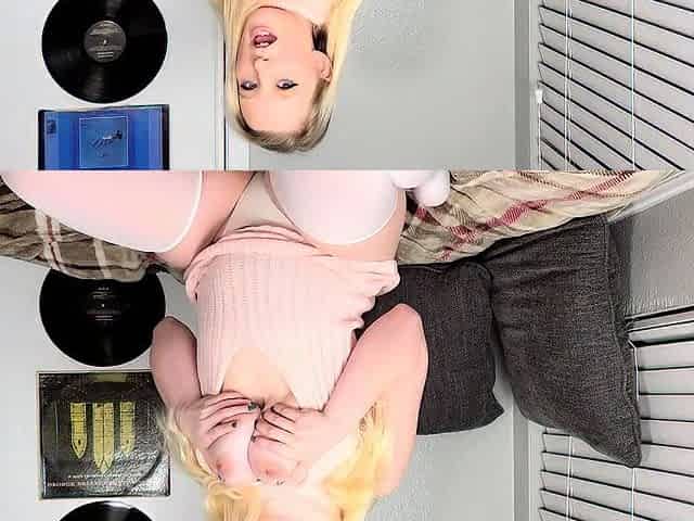 Big Boobs Blonde Hottie Toying Ass And Pussy DP