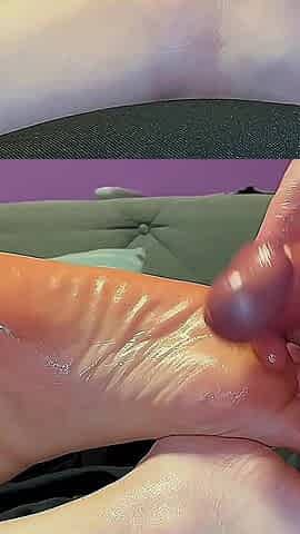 Amateur Footjob Sexy Oiled Soles